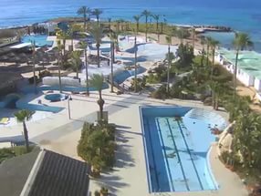 Онлайн веб камера бассейн отель Adams Beach